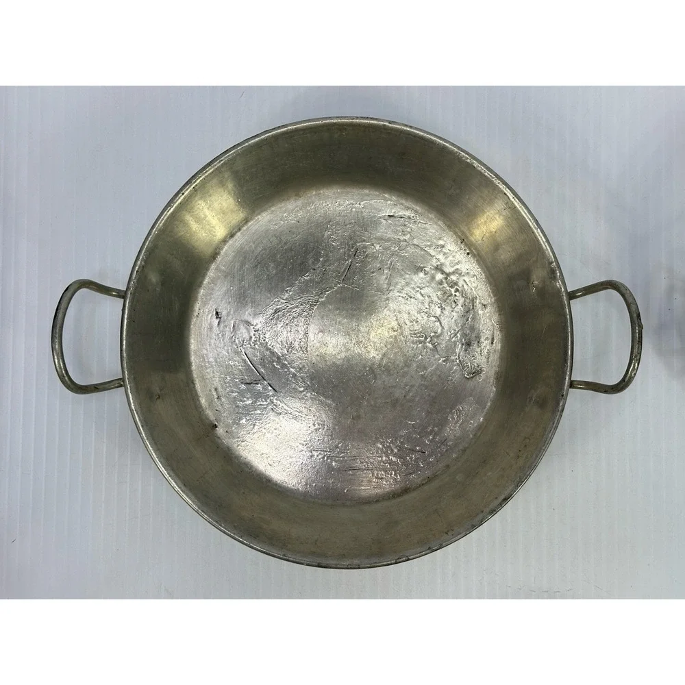 The Unbranded Brand vintage tin